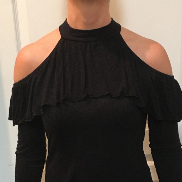 Unique Cold Shoulder Top - Picture 5 of 9